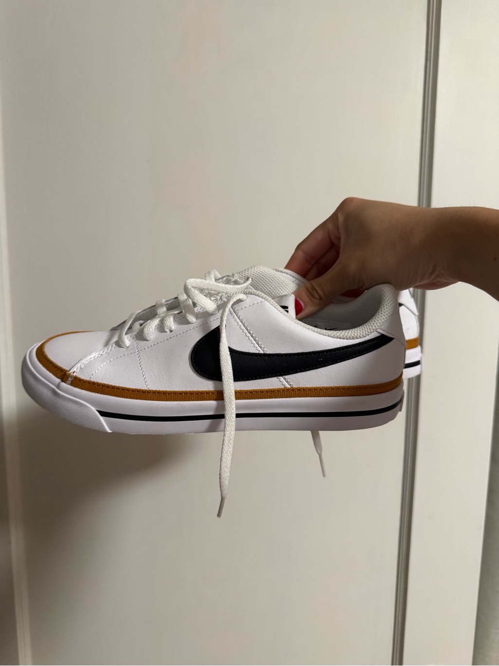 Nike Sneakers With Black Swoosh And Brown Trim